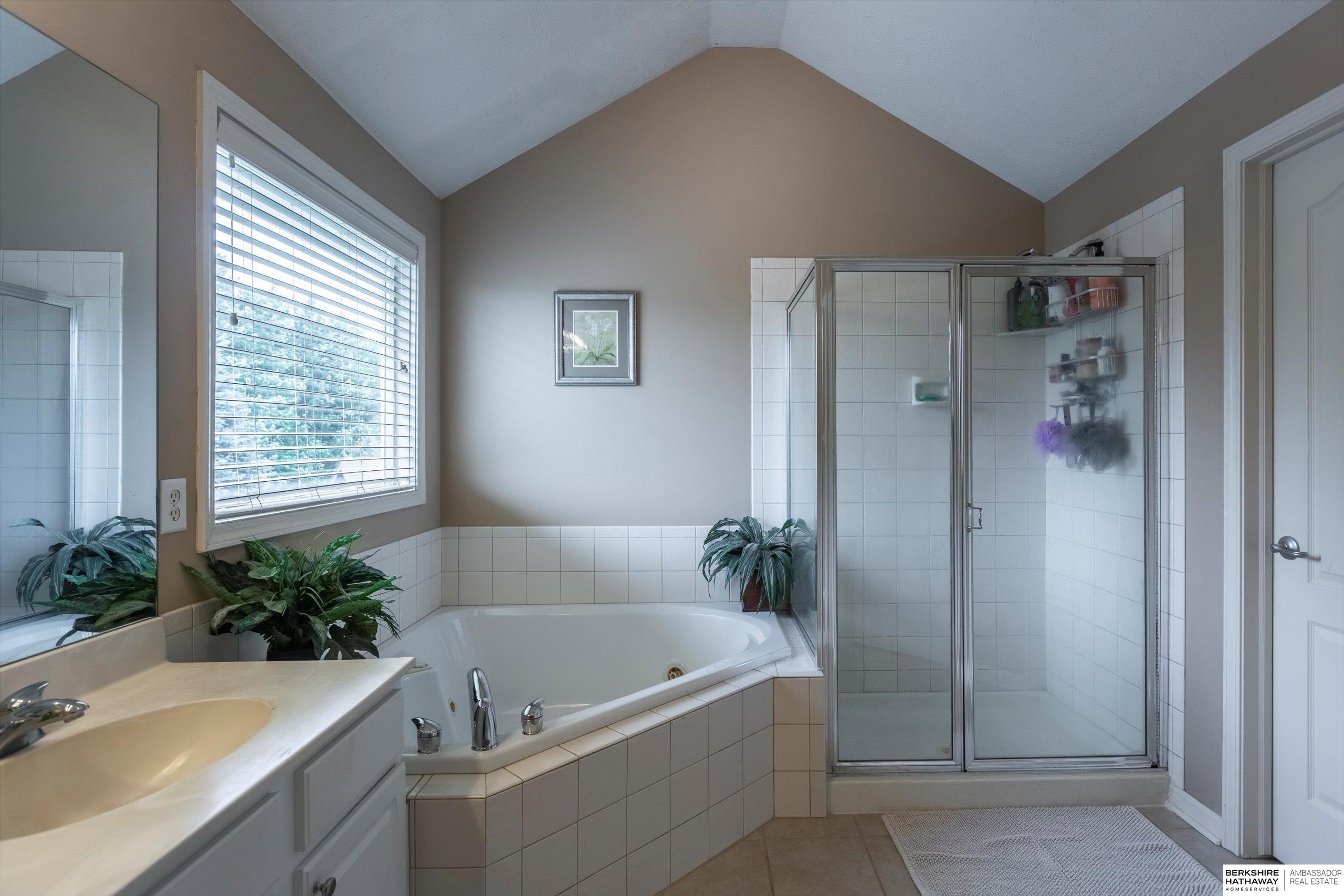 Omaha, Nebraska 68130, United States, 4 Bedrooms Bedrooms, ,4 BathroomsBathrooms,Residential,Active,196452