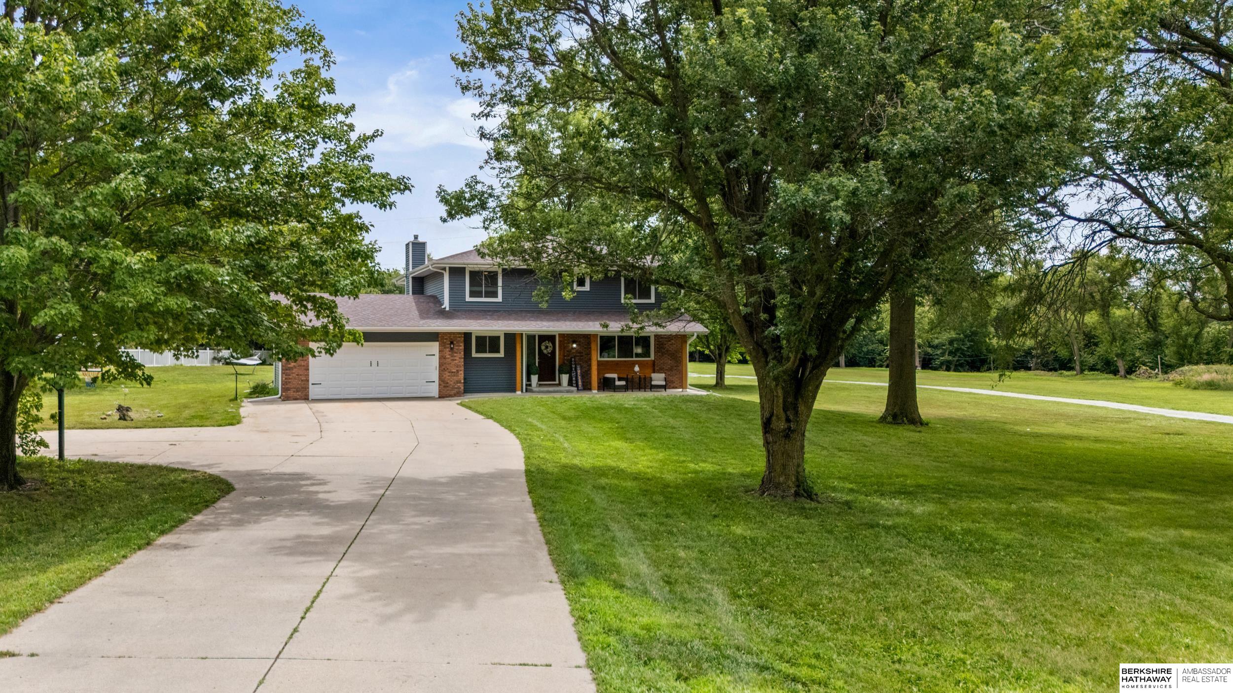 Lincoln, Nebraska 68516, United States, 5 Bedrooms Bedrooms, ,3 BathroomsBathrooms,Residential,Active,176934