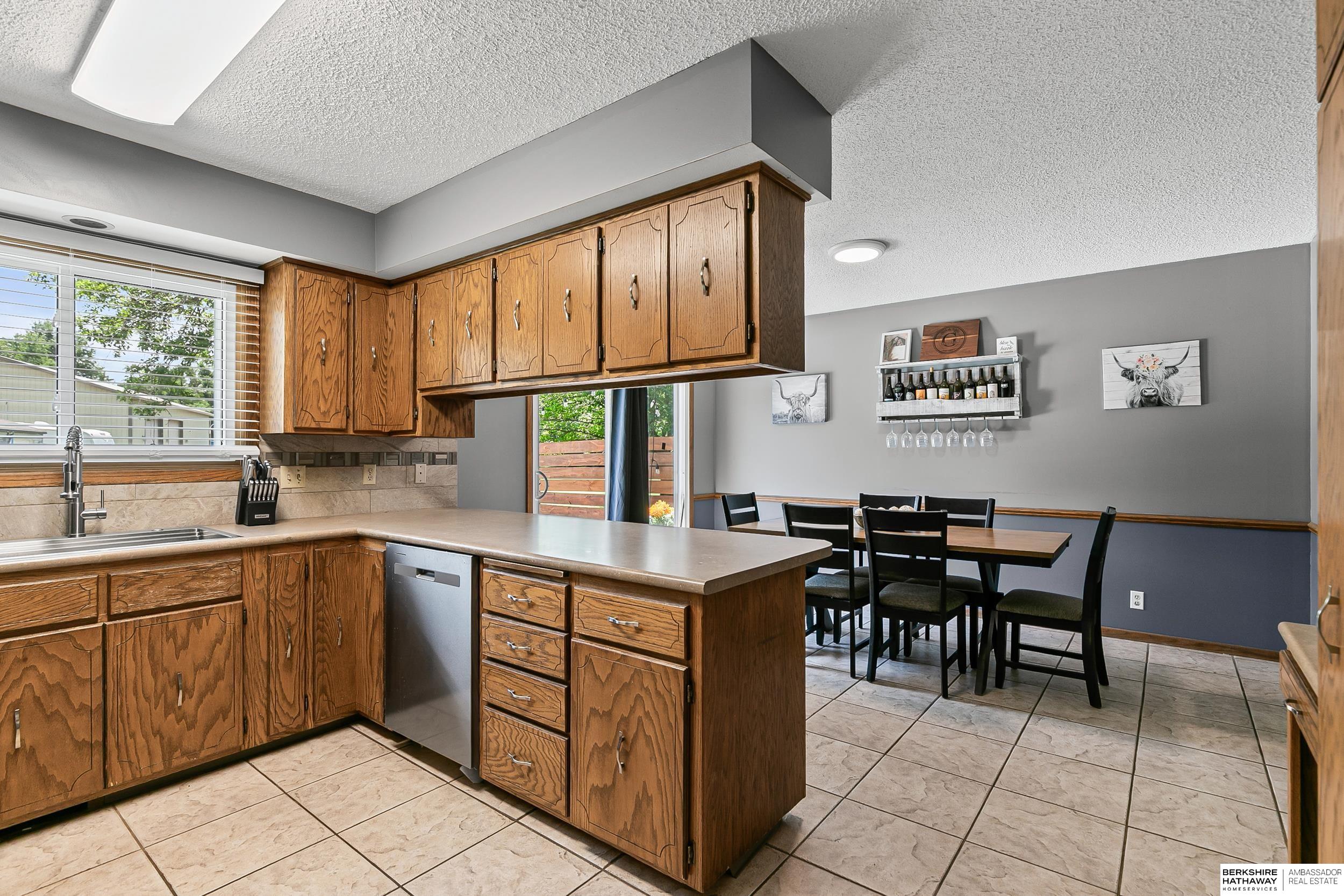 Lincoln, Nebraska 68516, United States, 5 Bedrooms Bedrooms, ,3 BathroomsBathrooms,Residential,Active,176934