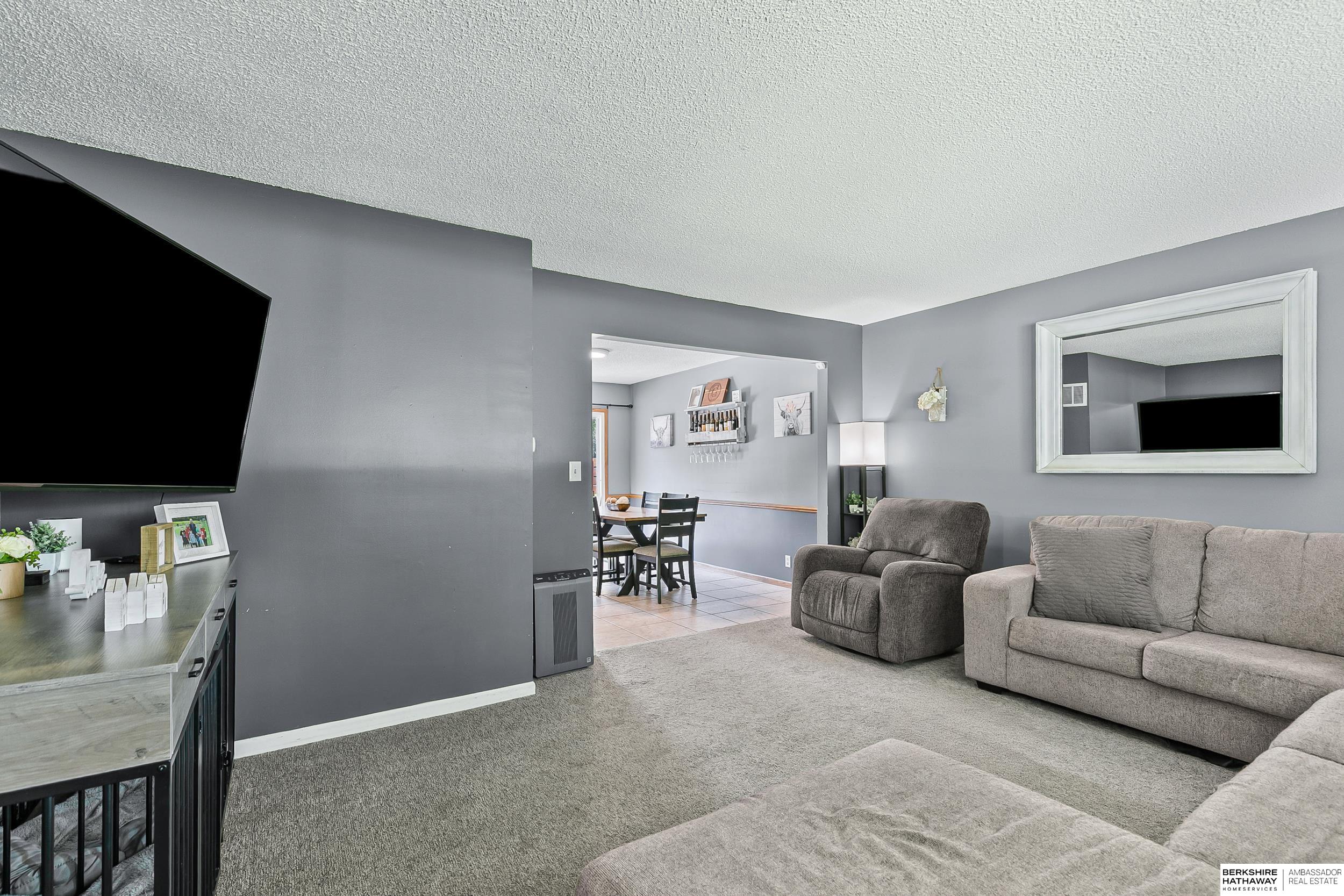 Lincoln, Nebraska 68516, United States, 5 Bedrooms Bedrooms, ,3 BathroomsBathrooms,Residential,Active,176934