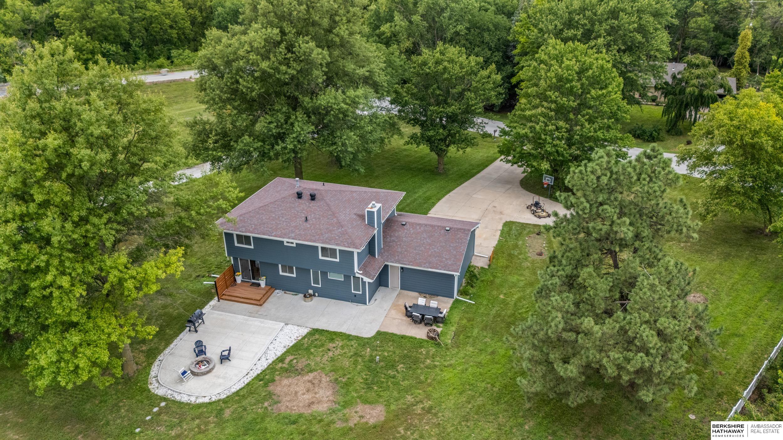 Lincoln, Nebraska 68516, United States, 5 Bedrooms Bedrooms, ,3 BathroomsBathrooms,Residential,Active,176934