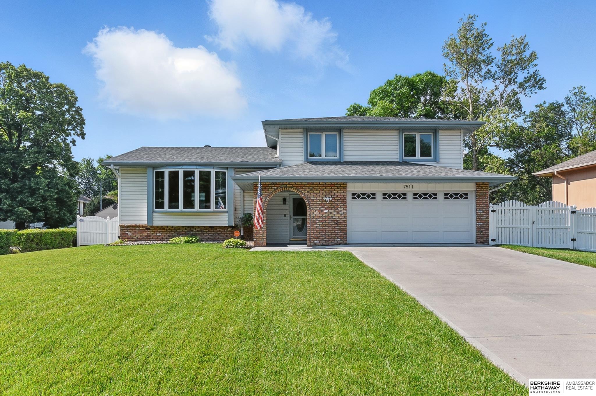 Ralston, Nebraska 68127, United States, 3 Bedrooms Bedrooms, ,2 BathroomsBathrooms,Residential,Pending,141543