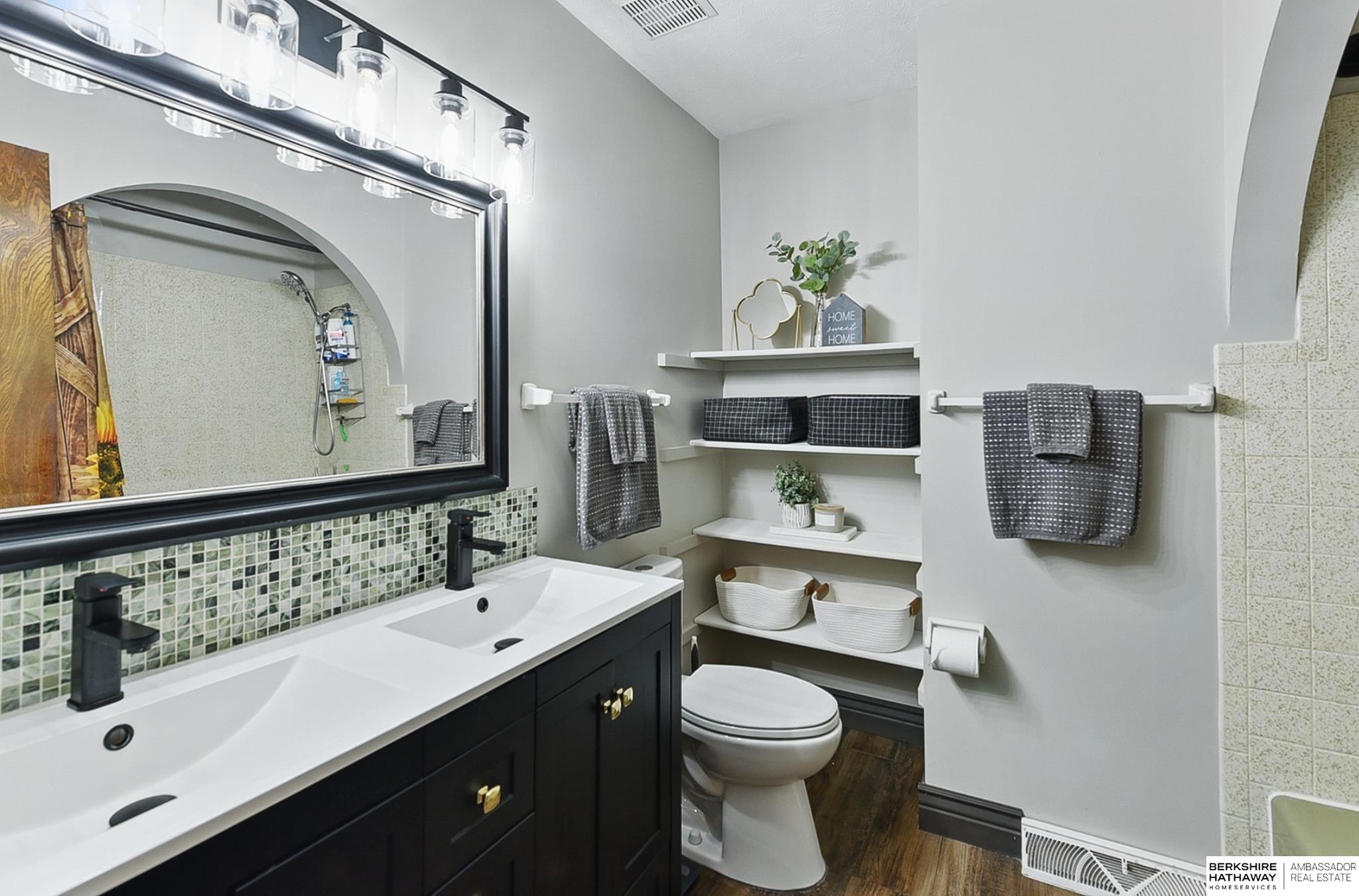 Ralston, Nebraska 68127, United States, 3 Bedrooms Bedrooms, ,2 BathroomsBathrooms,Residential,Pending,141543