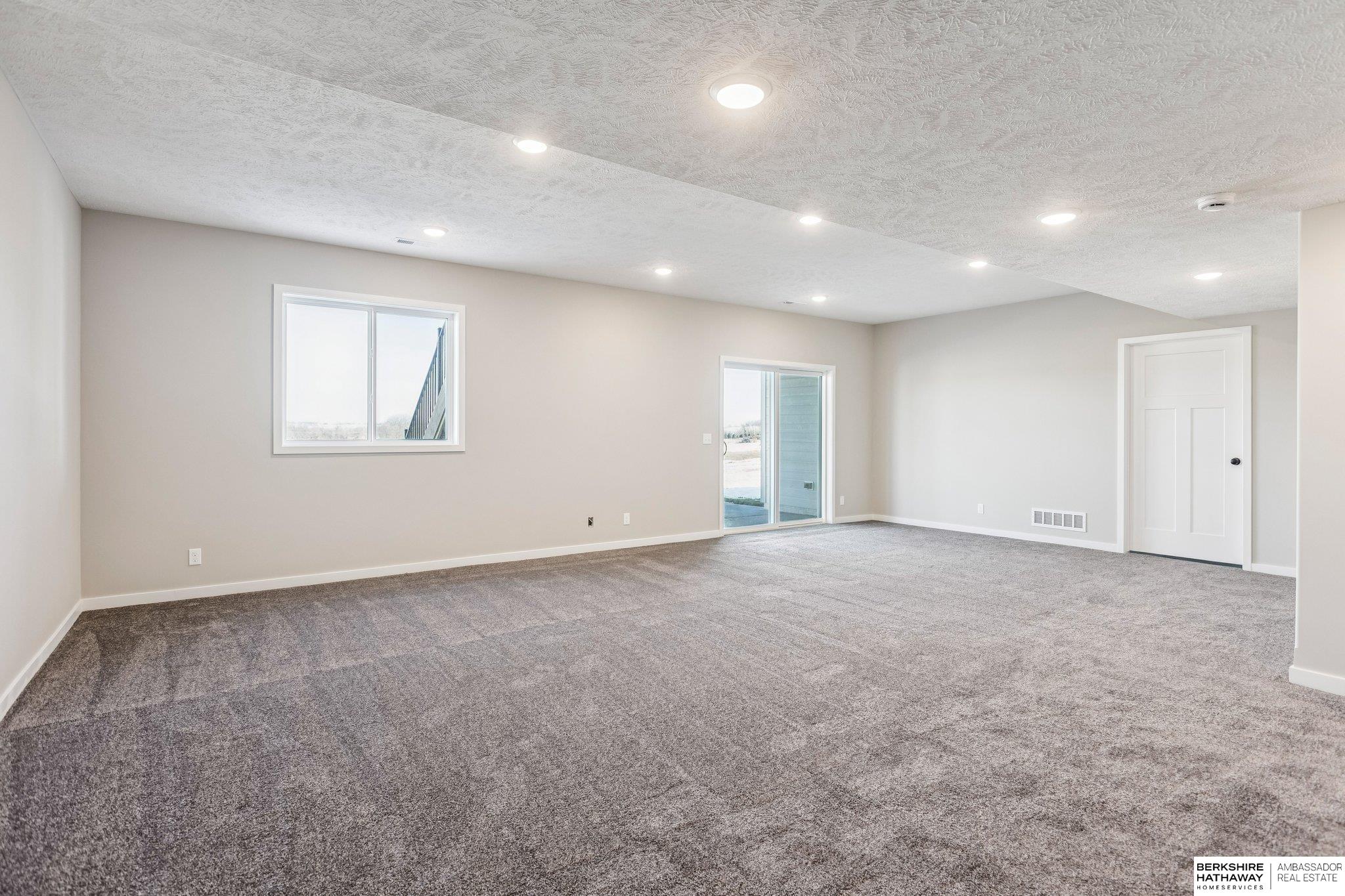 Bennington, Nebraska 68007, United States, 4 Bedrooms Bedrooms, ,3 BathroomsBathrooms,Residential,Active,253544