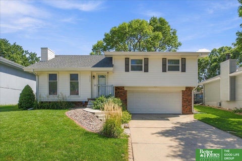Photo of 6623 S 108 Terrace, Omaha, NE 68137 (MLS # 22626393)