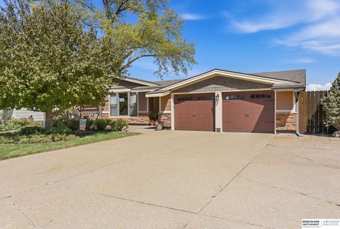 Photo of 9906 Evans Street, Omaha, NE 68134 (MLS # 22611716)