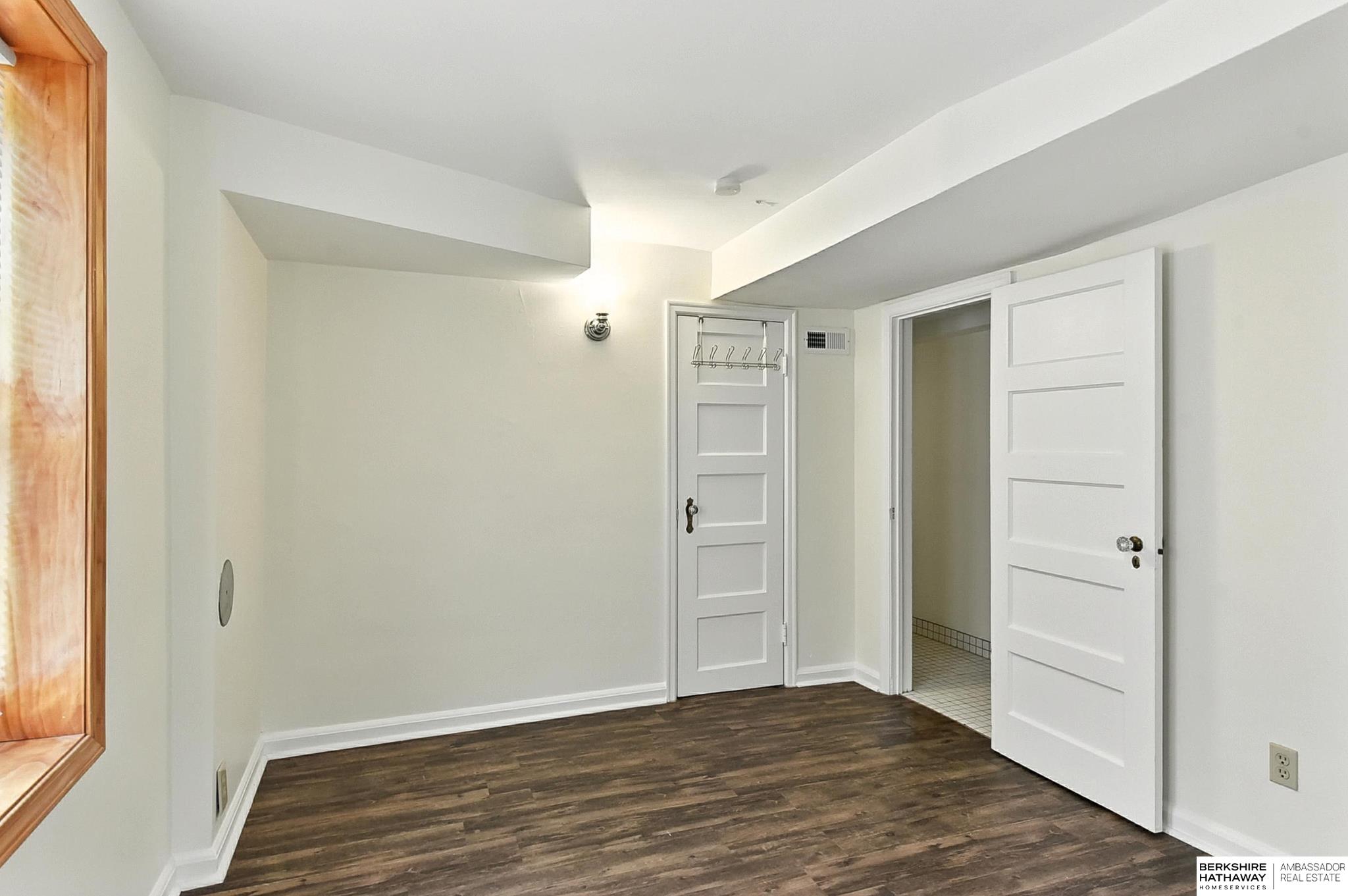 Omaha, Nebraska 68132, United States, 7 Bedrooms Bedrooms, ,1 BathroomBathrooms,Residential,Active,202702