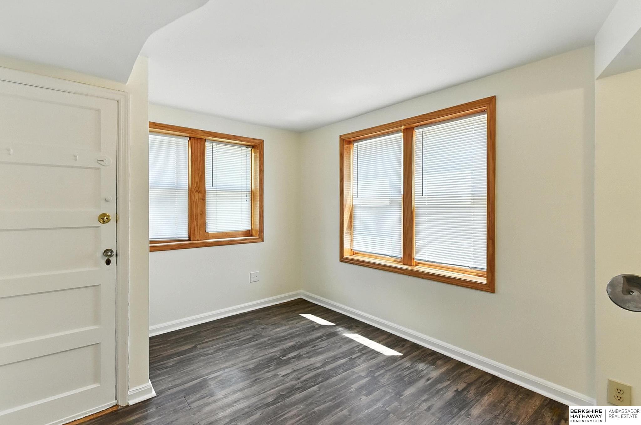 Omaha, Nebraska 68132, United States, 7 Bedrooms Bedrooms, ,1 BathroomBathrooms,Residential,Active,202702