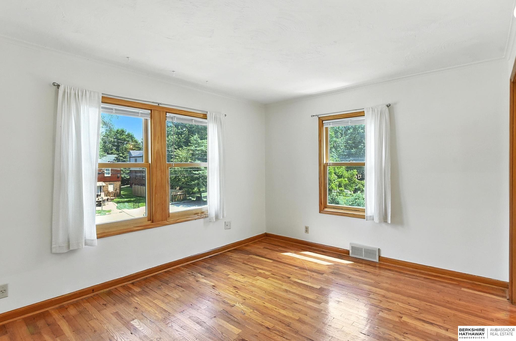 Omaha, Nebraska 68132, United States, 7 Bedrooms Bedrooms, ,1 BathroomBathrooms,Residential,Active,202702