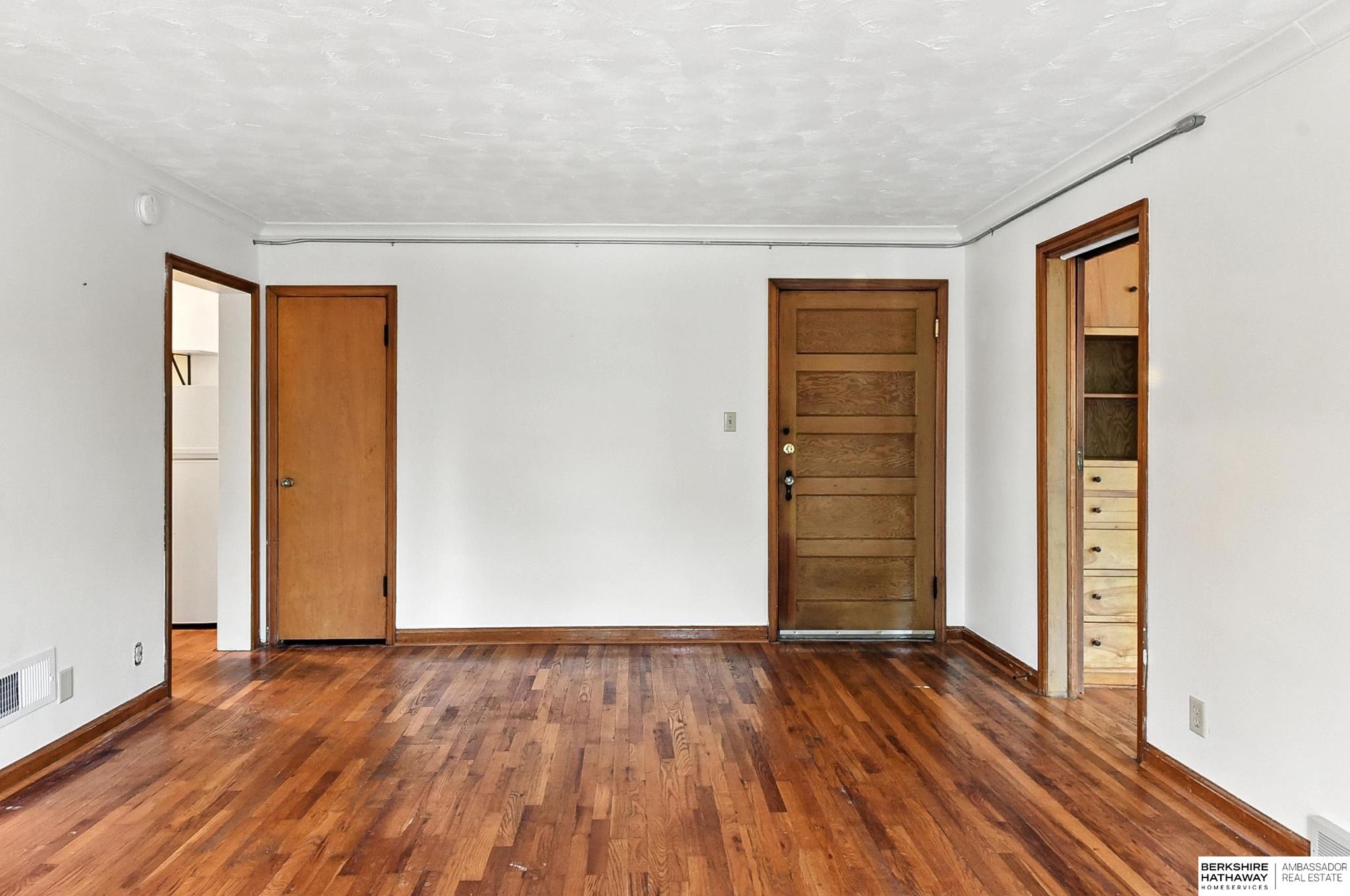 Omaha, Nebraska 68132, United States, 7 Bedrooms Bedrooms, ,1 BathroomBathrooms,Residential,Active,202702