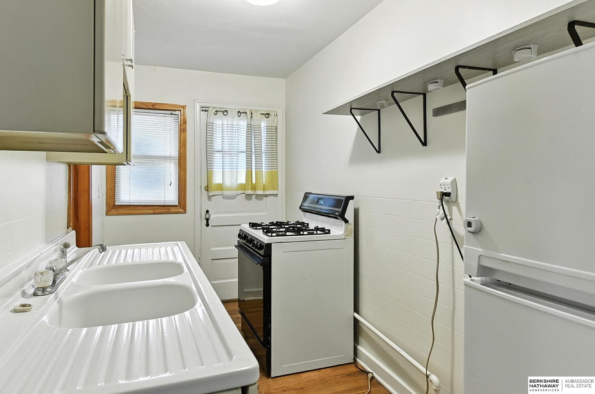 Omaha, Nebraska 68132, United States, 7 Bedrooms Bedrooms, ,1 BathroomBathrooms,Residential,Active,202702