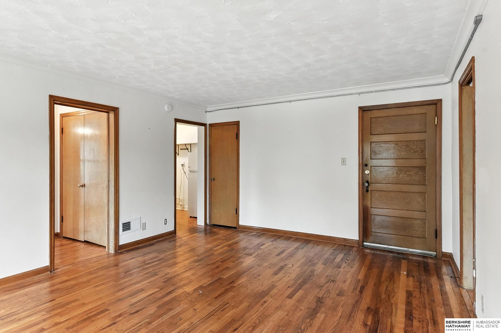 Omaha, Nebraska 68132, United States, 7 Bedrooms Bedrooms, ,1 BathroomBathrooms,Residential,Active,202702