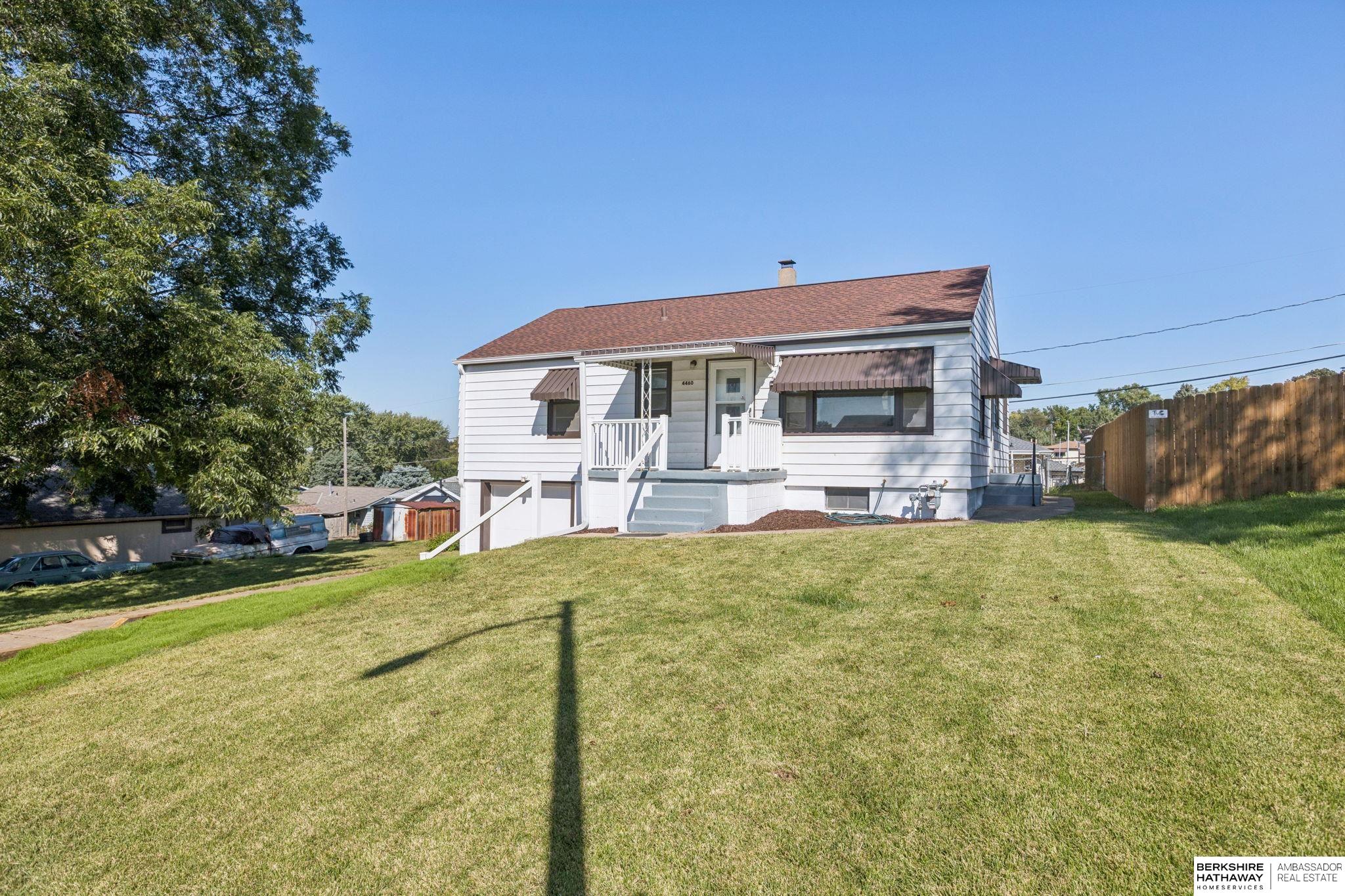 Omaha, Nebraska 68107, United States, 3 Bedrooms Bedrooms, ,2 BathroomsBathrooms,Residential,Active,236472