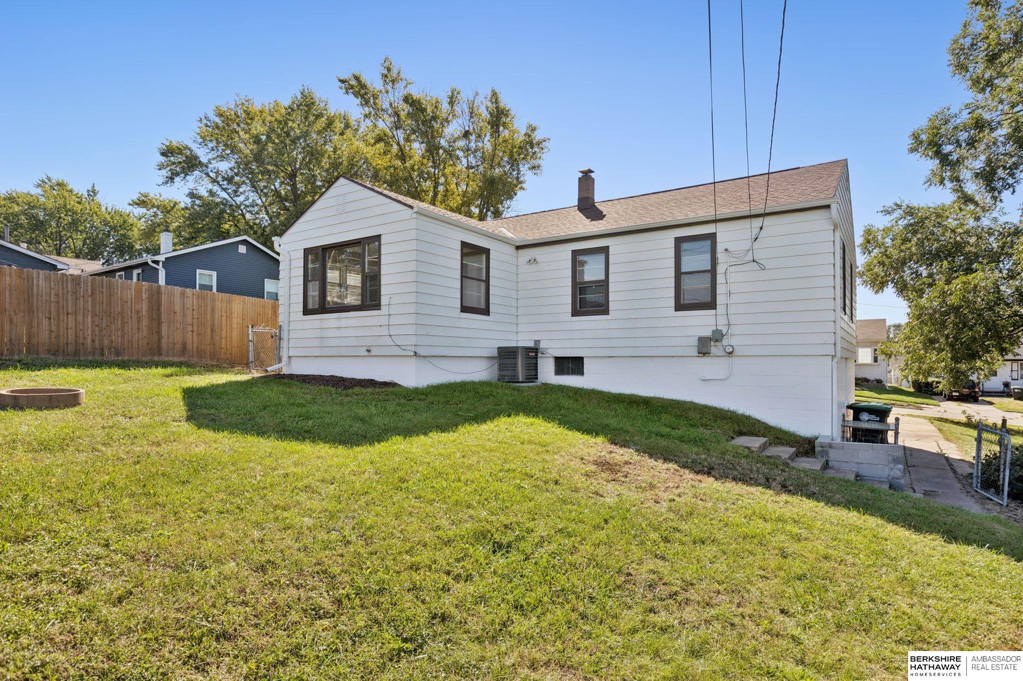 Omaha, Nebraska 68107, United States, 3 Bedrooms Bedrooms, ,2 BathroomsBathrooms,Residential,Active,236472