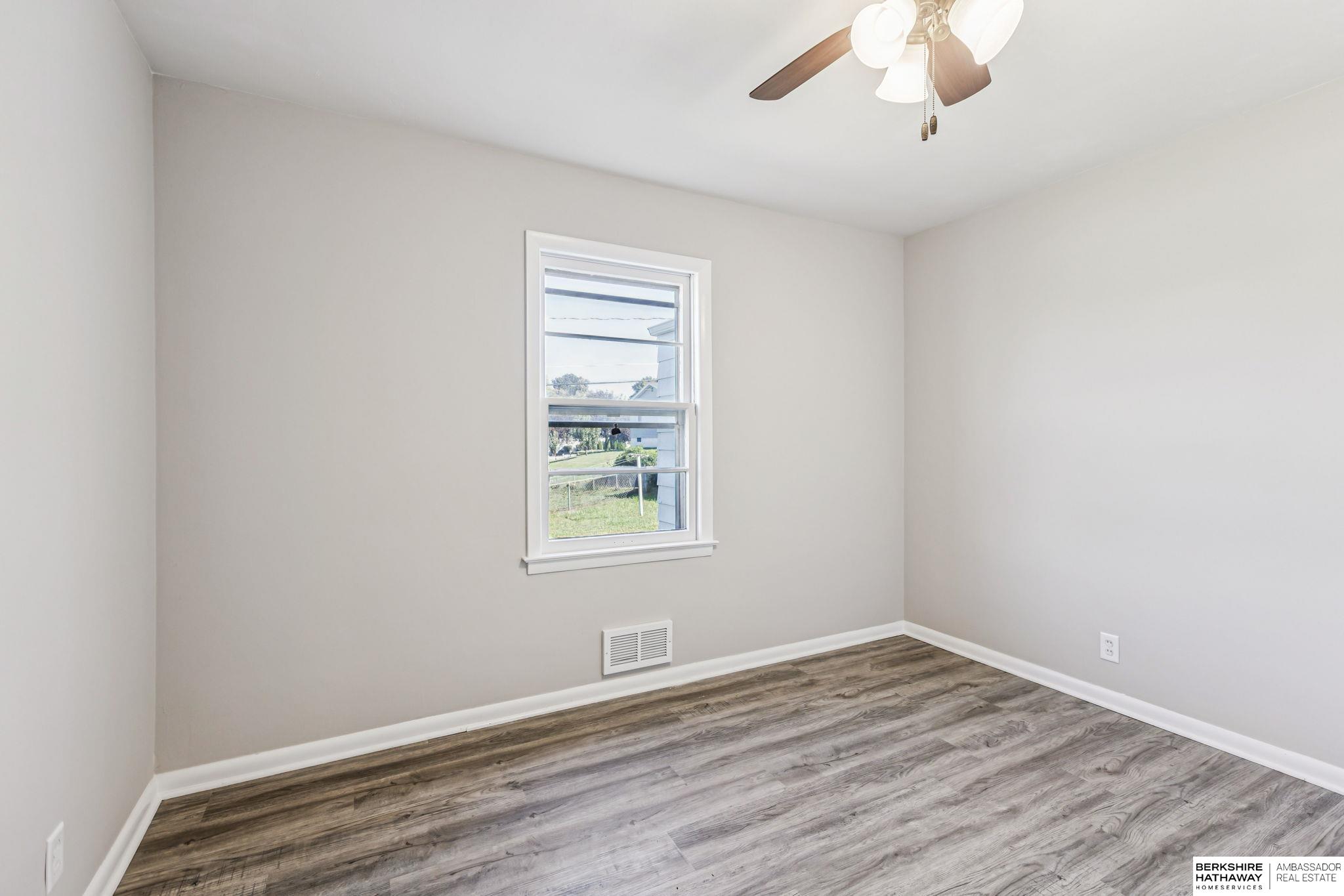 Omaha, Nebraska 68107, United States, 3 Bedrooms Bedrooms, ,2 BathroomsBathrooms,Residential,Active,236472