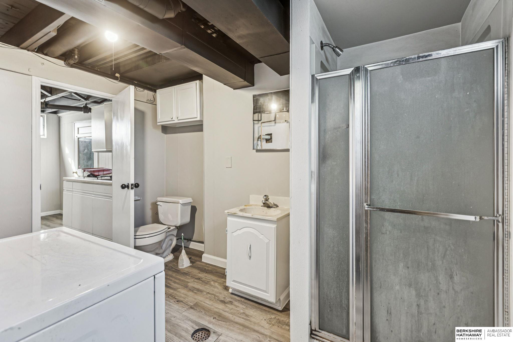 Omaha, Nebraska 68107, United States, 3 Bedrooms Bedrooms, ,2 BathroomsBathrooms,Residential,Active,236472