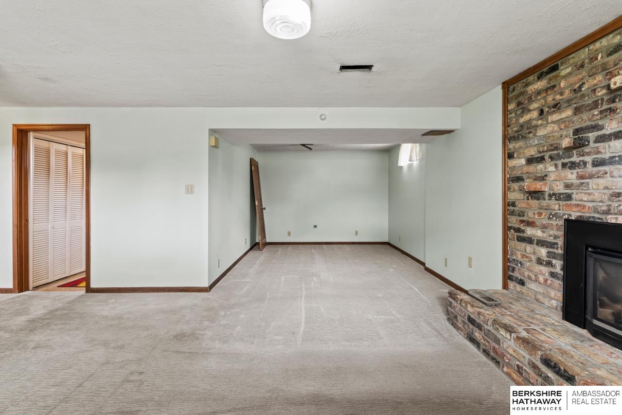 La Vista, Nebraska 68128, United States, 3 Bedrooms Bedrooms, ,2 BathroomsBathrooms,Residential,Pending,120629