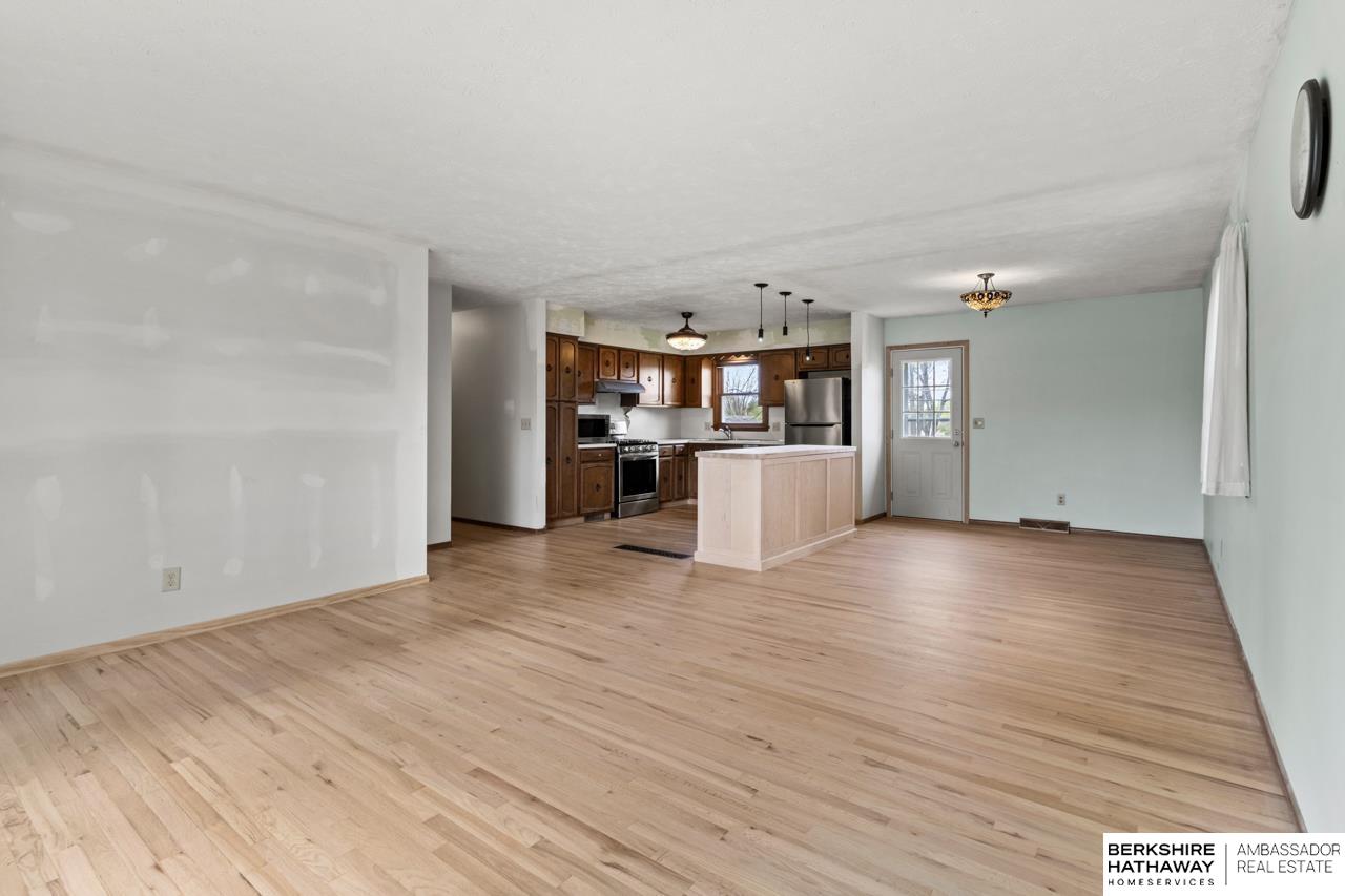 La Vista, Nebraska 68128, United States, 3 Bedrooms Bedrooms, ,2 BathroomsBathrooms,Residential,Pending,120629