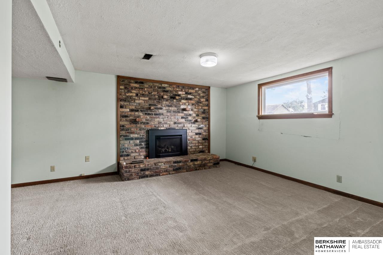 La Vista, Nebraska 68128, United States, 3 Bedrooms Bedrooms, ,2 BathroomsBathrooms,Residential,Pending,120629