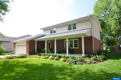 Photo of 5915 Rolling Hills Boulevard, Lincoln, NE 68512 (MLS # 22532214)