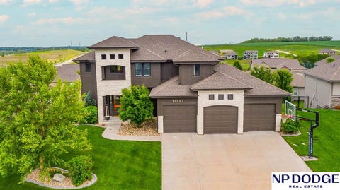Photo of 12007 Longshore Avenue, Papillion, NE 68046 (MLS # 22617945)