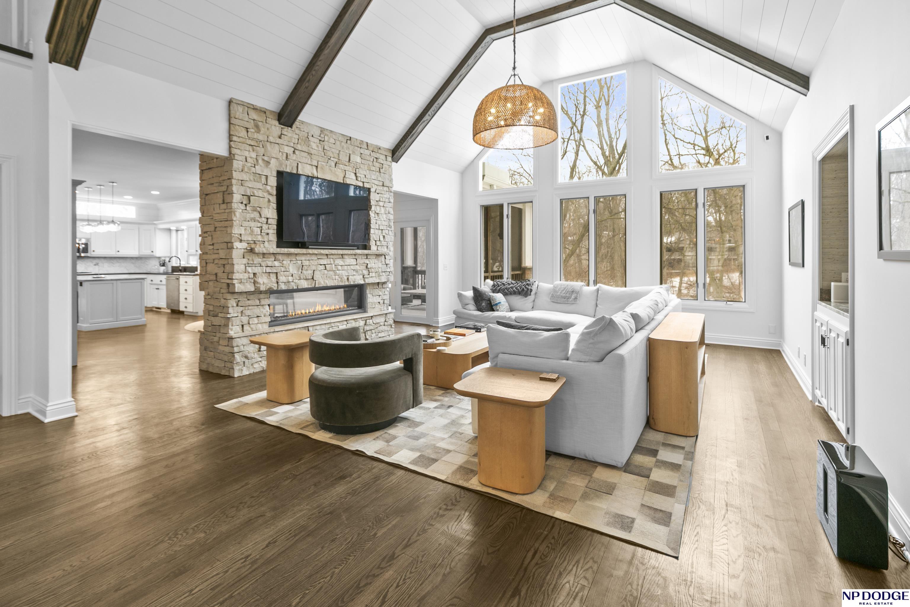 6026 Country Club Oaks Place