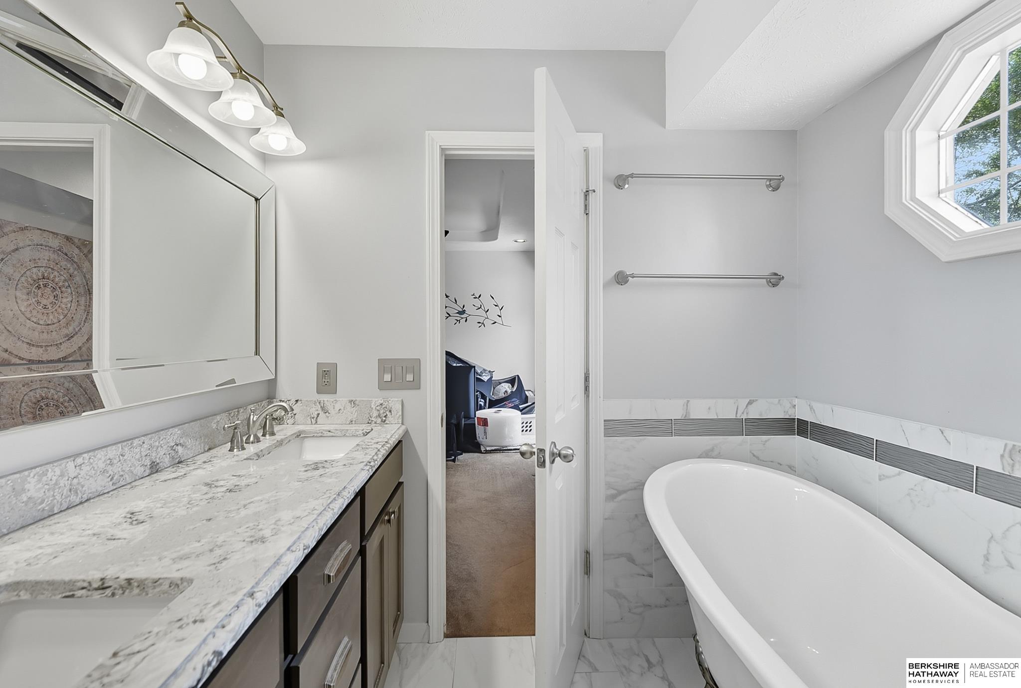 Omaha, Nebraska 68138, United States, 3 Bedrooms Bedrooms, ,2 BathroomsBathrooms,Residential,Pending,208873