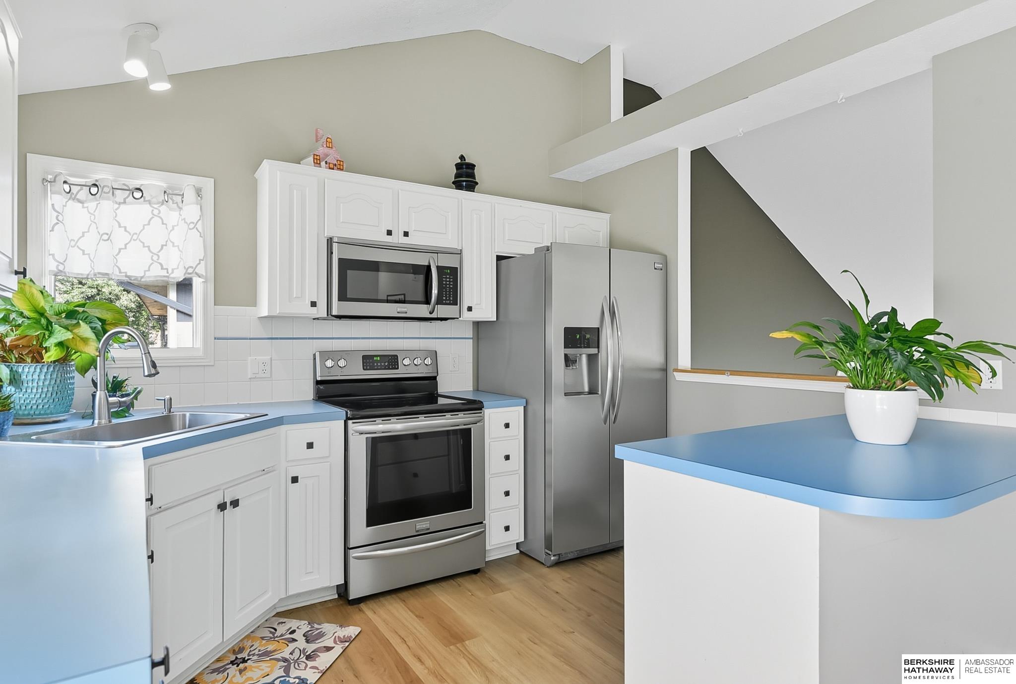 Omaha, Nebraska 68138, United States, 3 Bedrooms Bedrooms, ,2 BathroomsBathrooms,Residential,Pending,208873