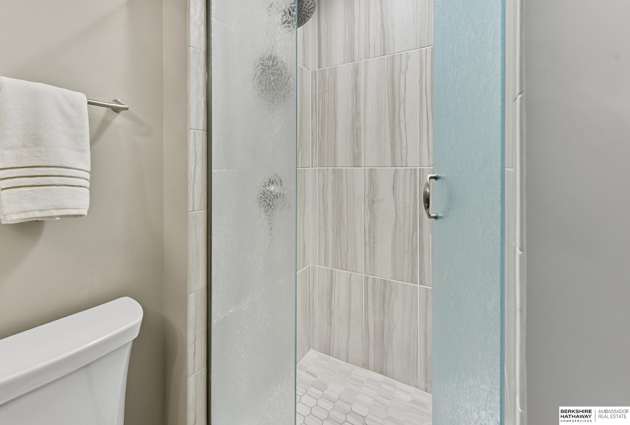 Omaha, Nebraska 68138, United States, 3 Bedrooms Bedrooms, ,2 BathroomsBathrooms,Residential,Pending,208873