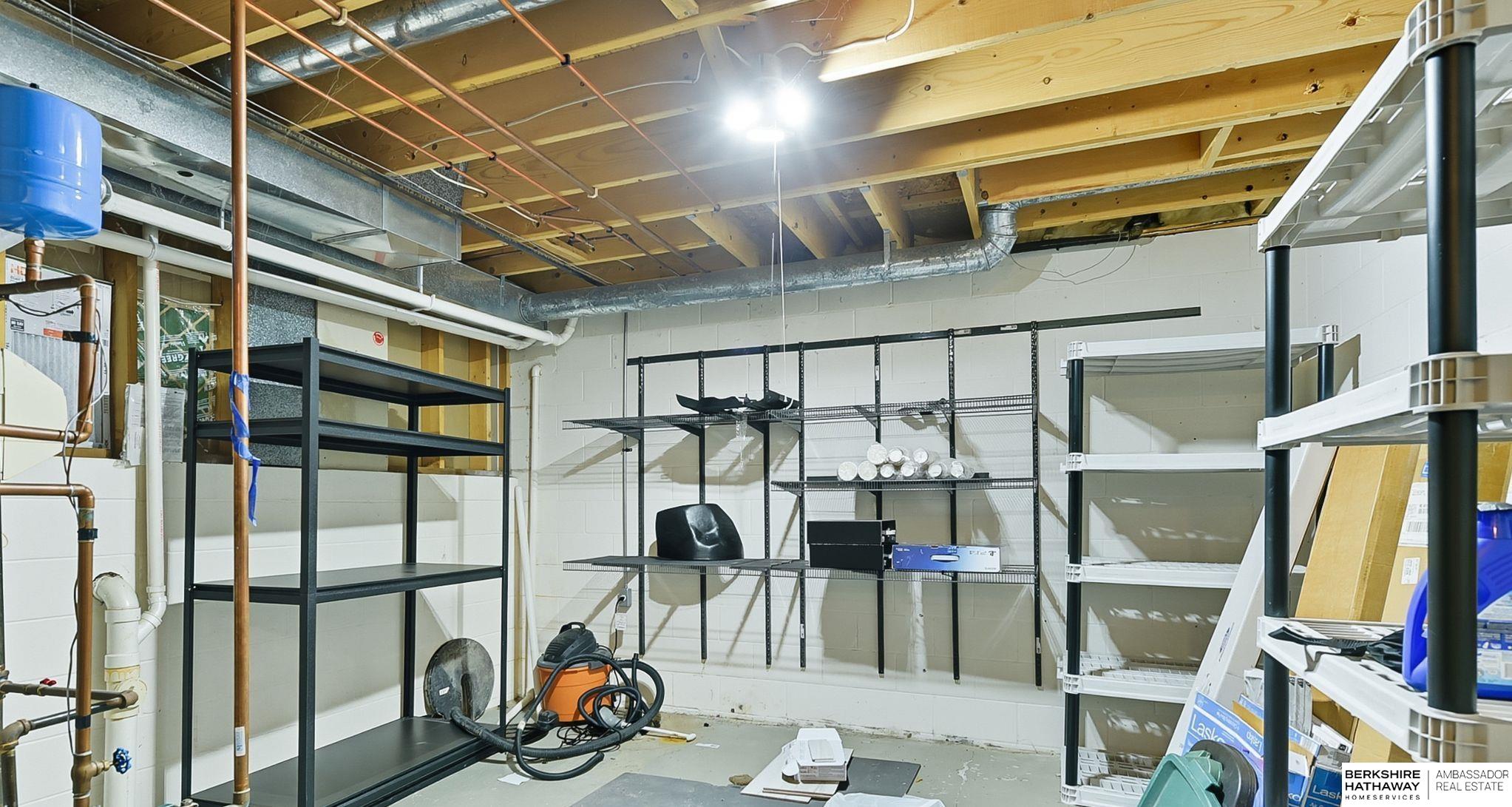 Omaha, Nebraska 68138, United States, 3 Bedrooms Bedrooms, ,2 BathroomsBathrooms,Residential,Pending,208873