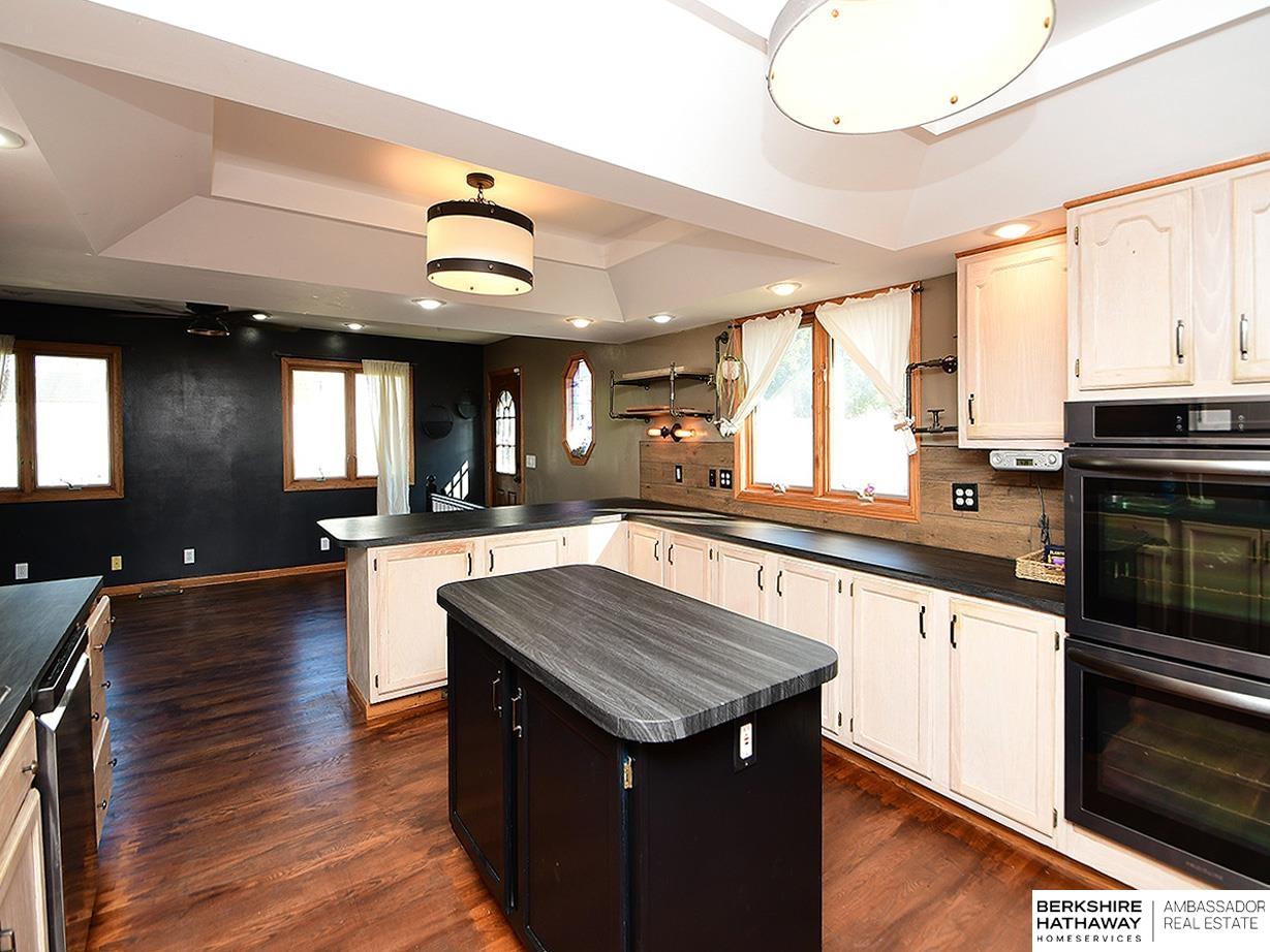 Omaha, Nebraska 68134, United States, 4 Bedrooms Bedrooms, ,3 BathroomsBathrooms,Residential,Active,230121