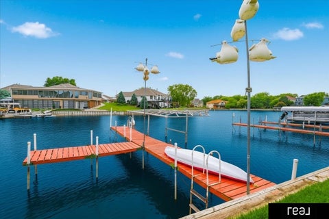 Photo of 1070 Waters Edge Court, Carter Lake, IA 51510 (MLS # 22615595)