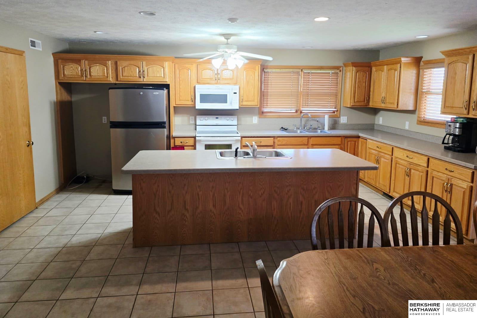 Walton, Nebraska 68461, United States, 8 Bedrooms Bedrooms, ,4 BathroomsBathrooms,Residential,Active,249700