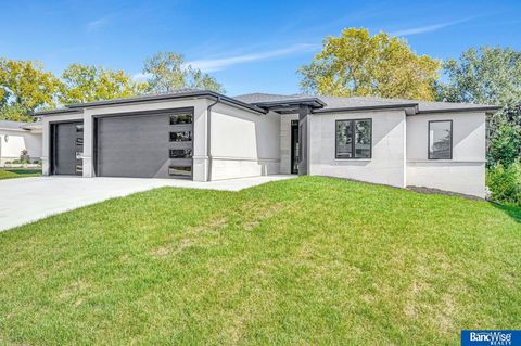Photo of 6255 Carveth Drive, Lincoln, NE 68516 (MLS # 22526275)