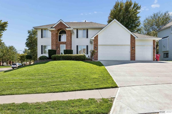 801 GRAHAM DR, PAPILLION, NE 68046 - Image fbcefbf5ddc41af207d62bf793f54e02/1904996655