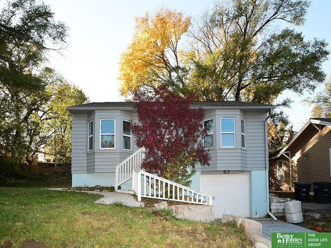 Photo of 4109 Spencer Street, Omaha, NE 68111 (MLS # 22601986)