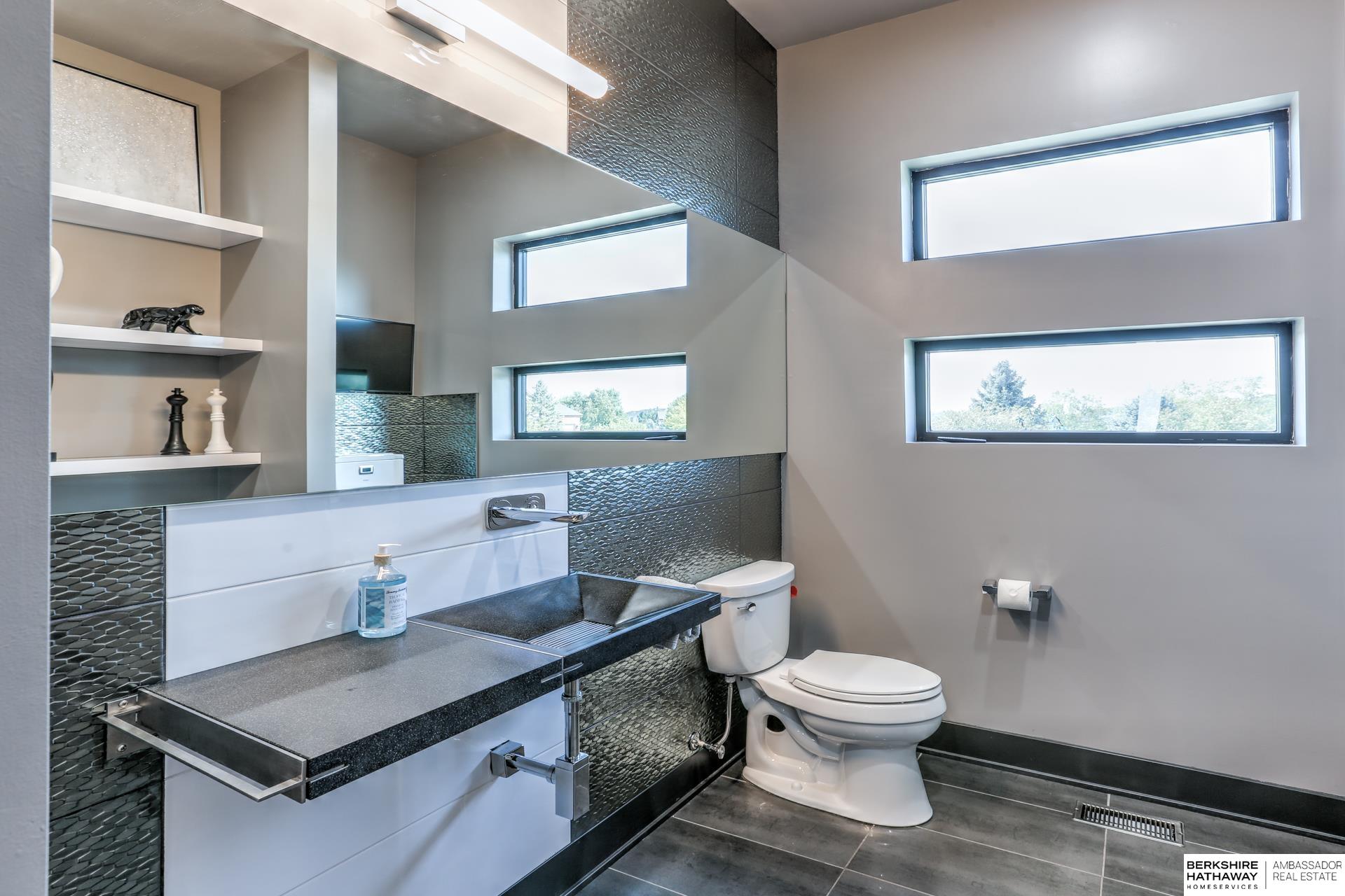 Waterloo, Nebraska 68069, United States, 5 Bedrooms Bedrooms, ,6 BathroomsBathrooms,Residential,Active,99629