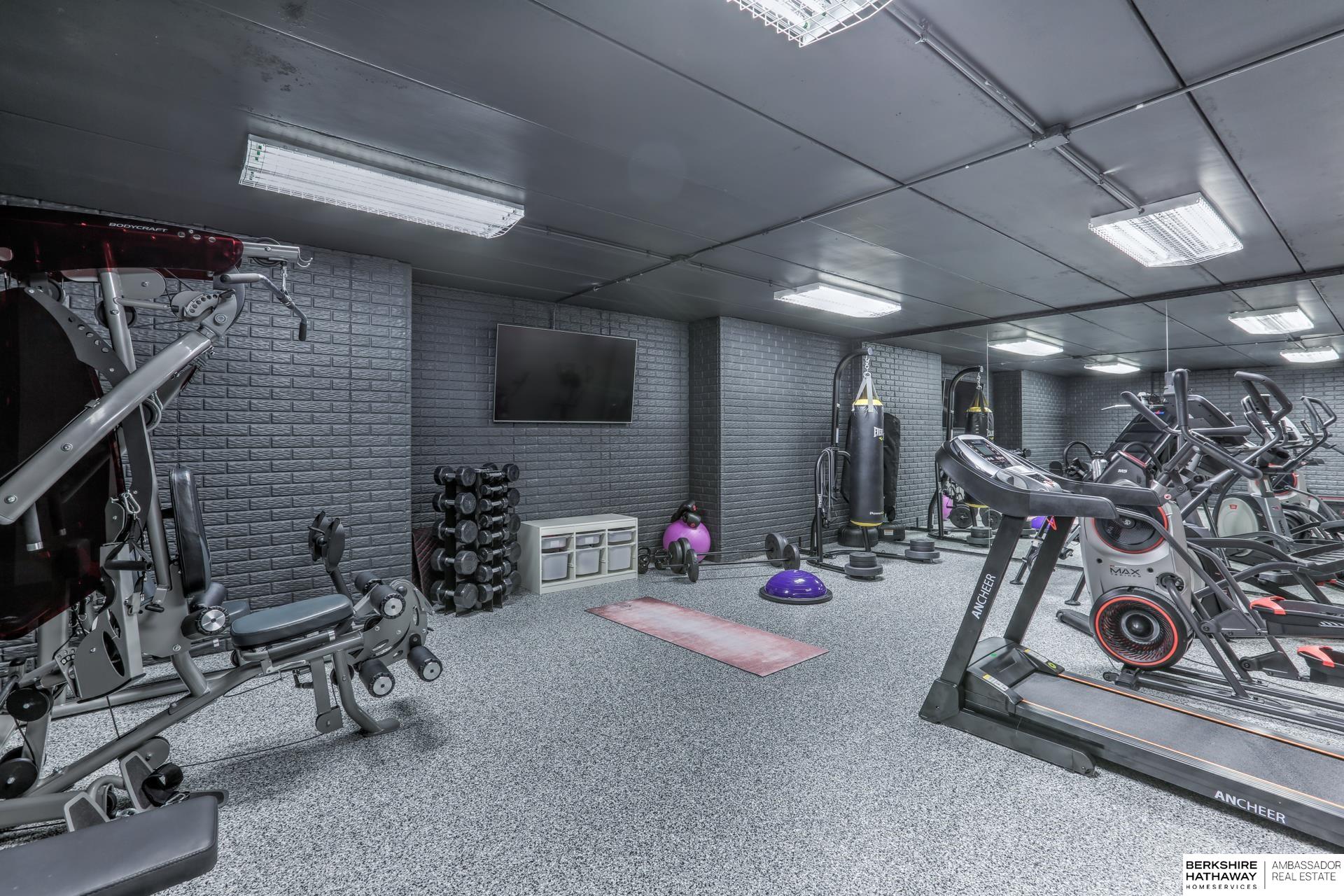 Waterloo, Nebraska 68069, United States, 5 Bedrooms Bedrooms, ,6 BathroomsBathrooms,Residential,Active,99629