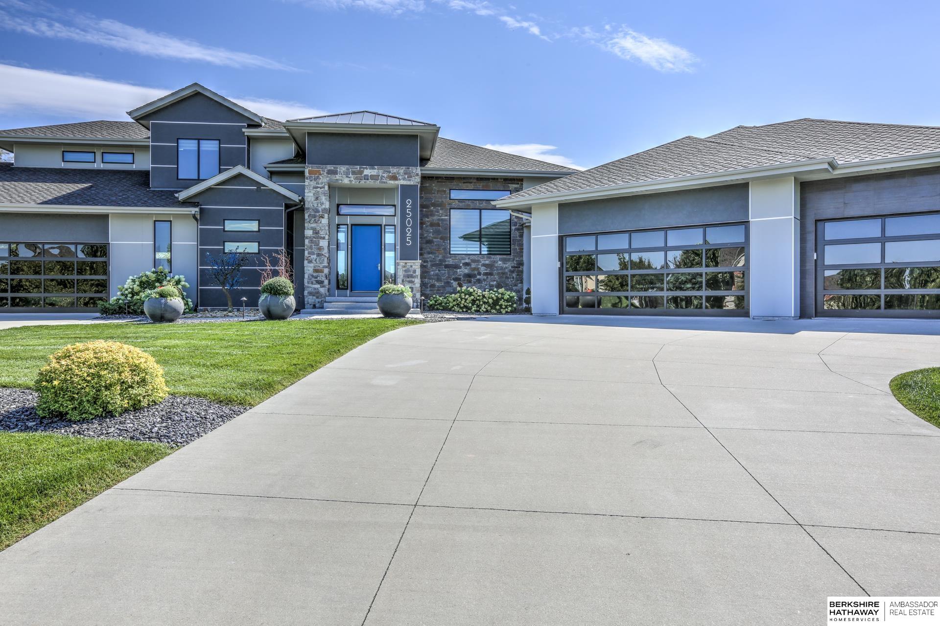 Waterloo, Nebraska 68069, United States, 5 Bedrooms Bedrooms, ,6 BathroomsBathrooms,Residential,Active,99629