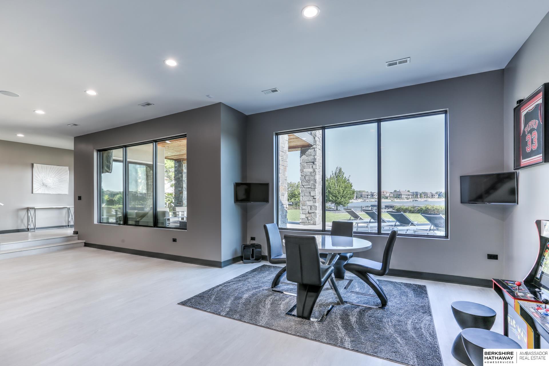 Waterloo, Nebraska 68069, United States, 5 Bedrooms Bedrooms, ,6 BathroomsBathrooms,Residential,Active,99629