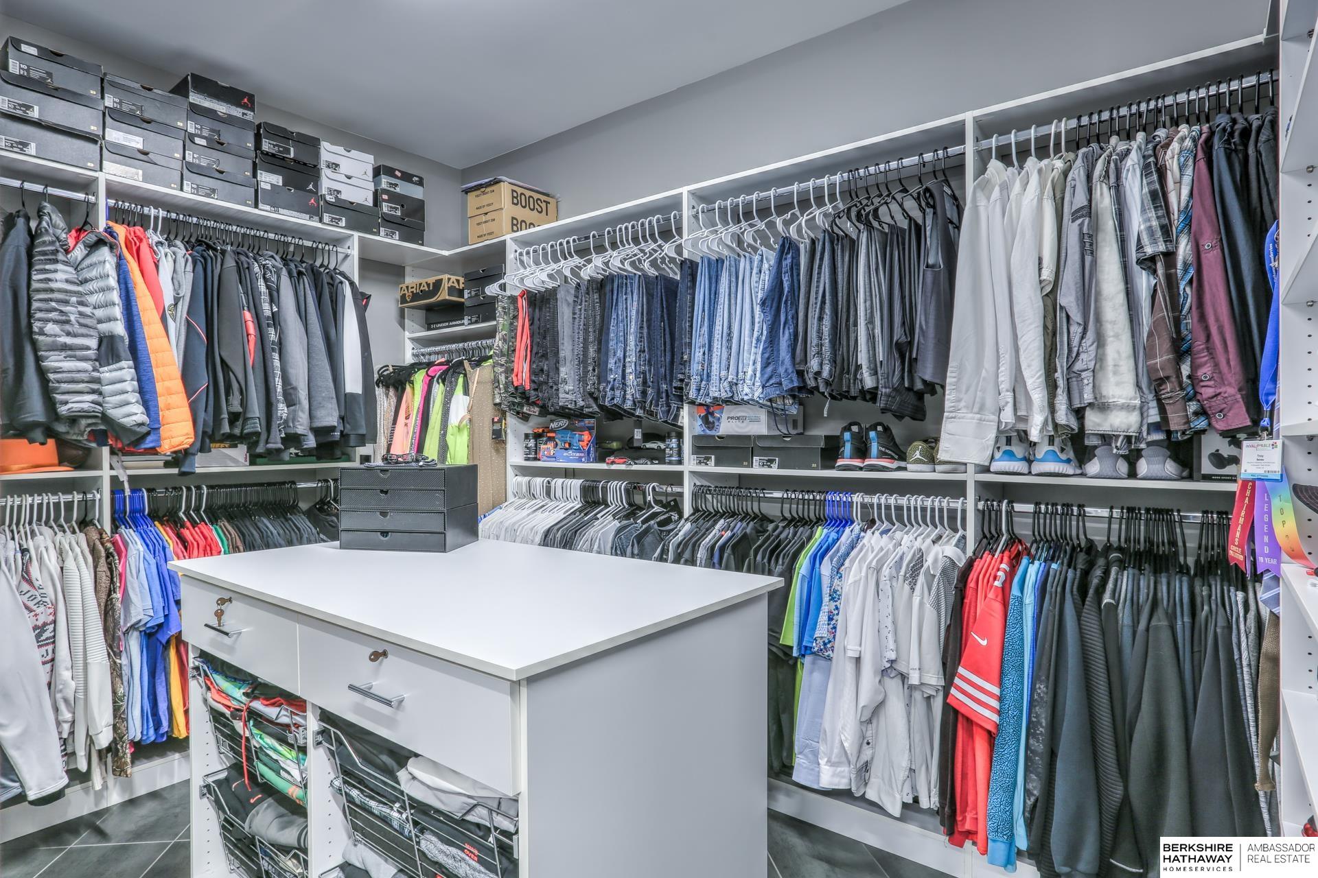 Waterloo, Nebraska 68069, United States, 5 Bedrooms Bedrooms, ,6 BathroomsBathrooms,Residential,Active,99629