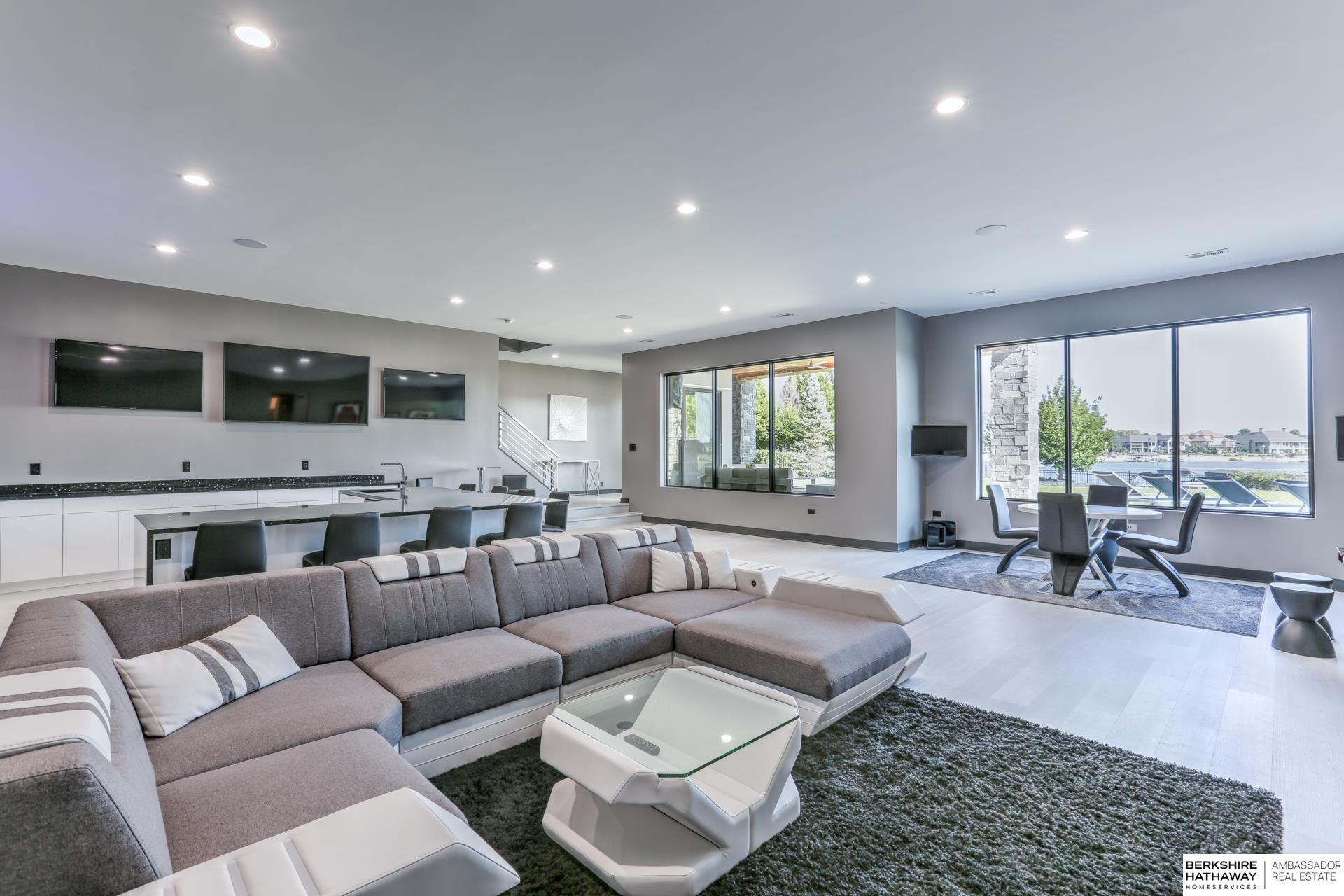 Waterloo, Nebraska 68069, United States, 5 Bedrooms Bedrooms, ,6 BathroomsBathrooms,Residential,Active,99629