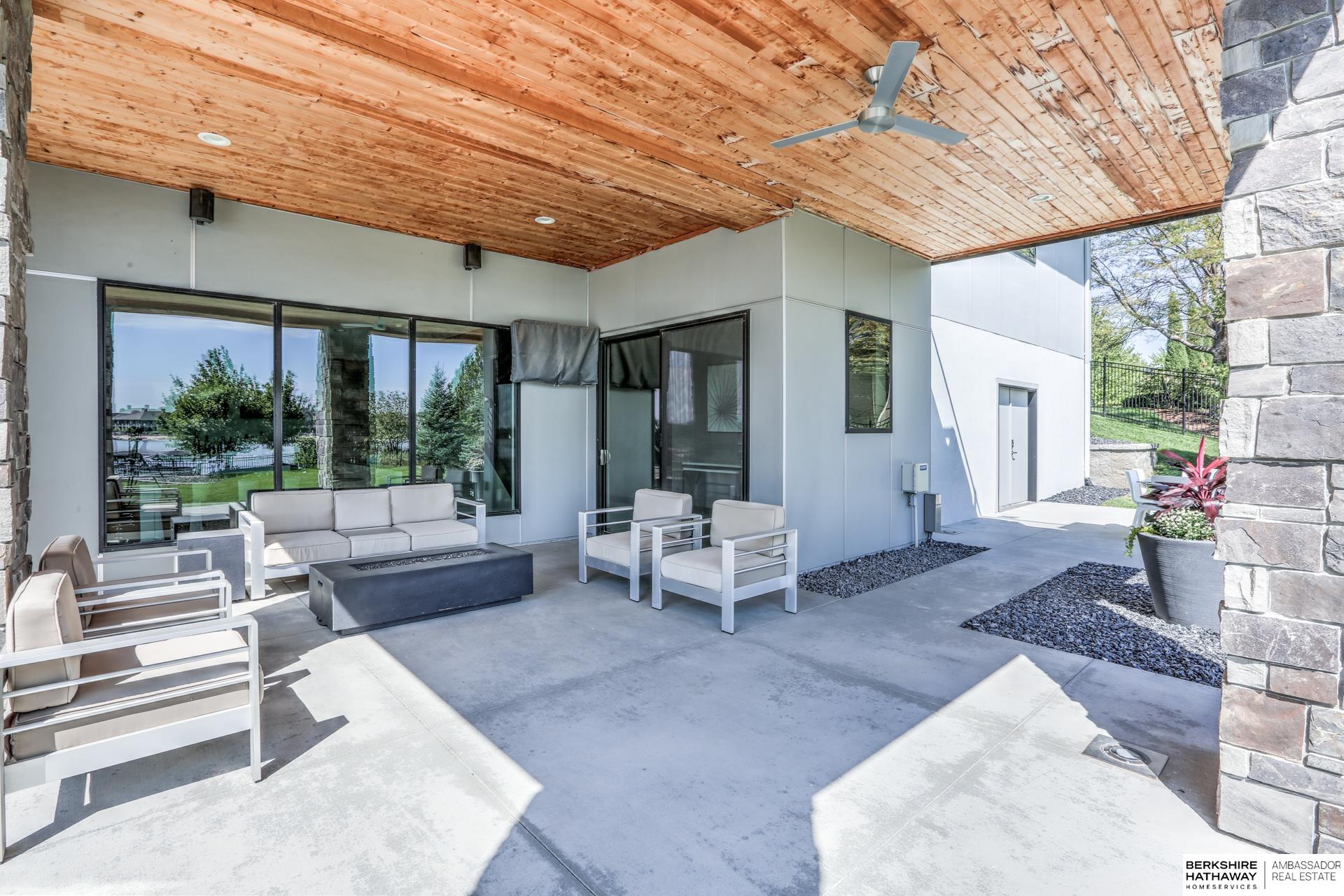 Waterloo, Nebraska 68069, United States, 5 Bedrooms Bedrooms, ,6 BathroomsBathrooms,Residential,Active,99629