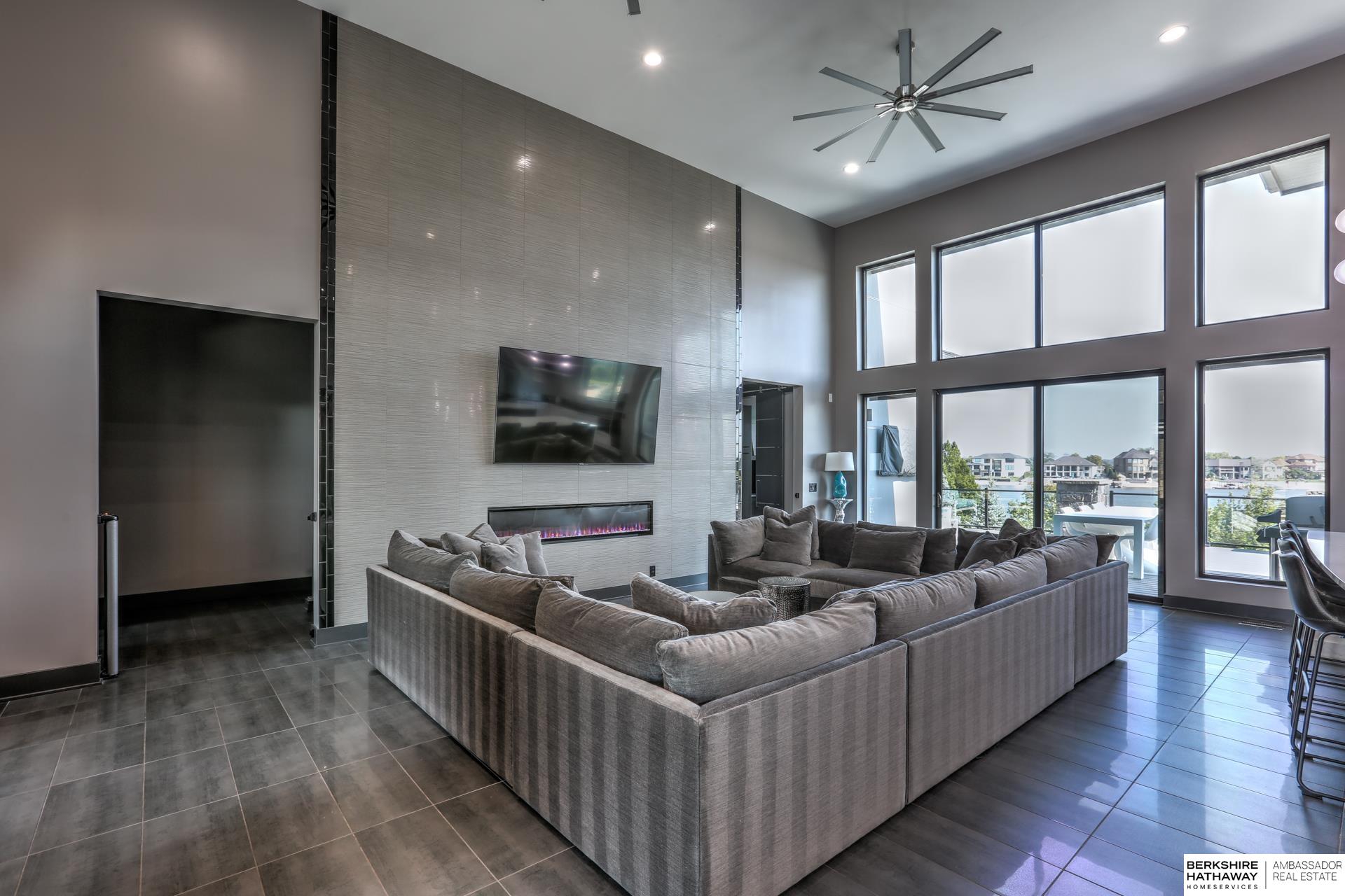 Waterloo, Nebraska 68069, United States, 5 Bedrooms Bedrooms, ,6 BathroomsBathrooms,Residential,Active,99629