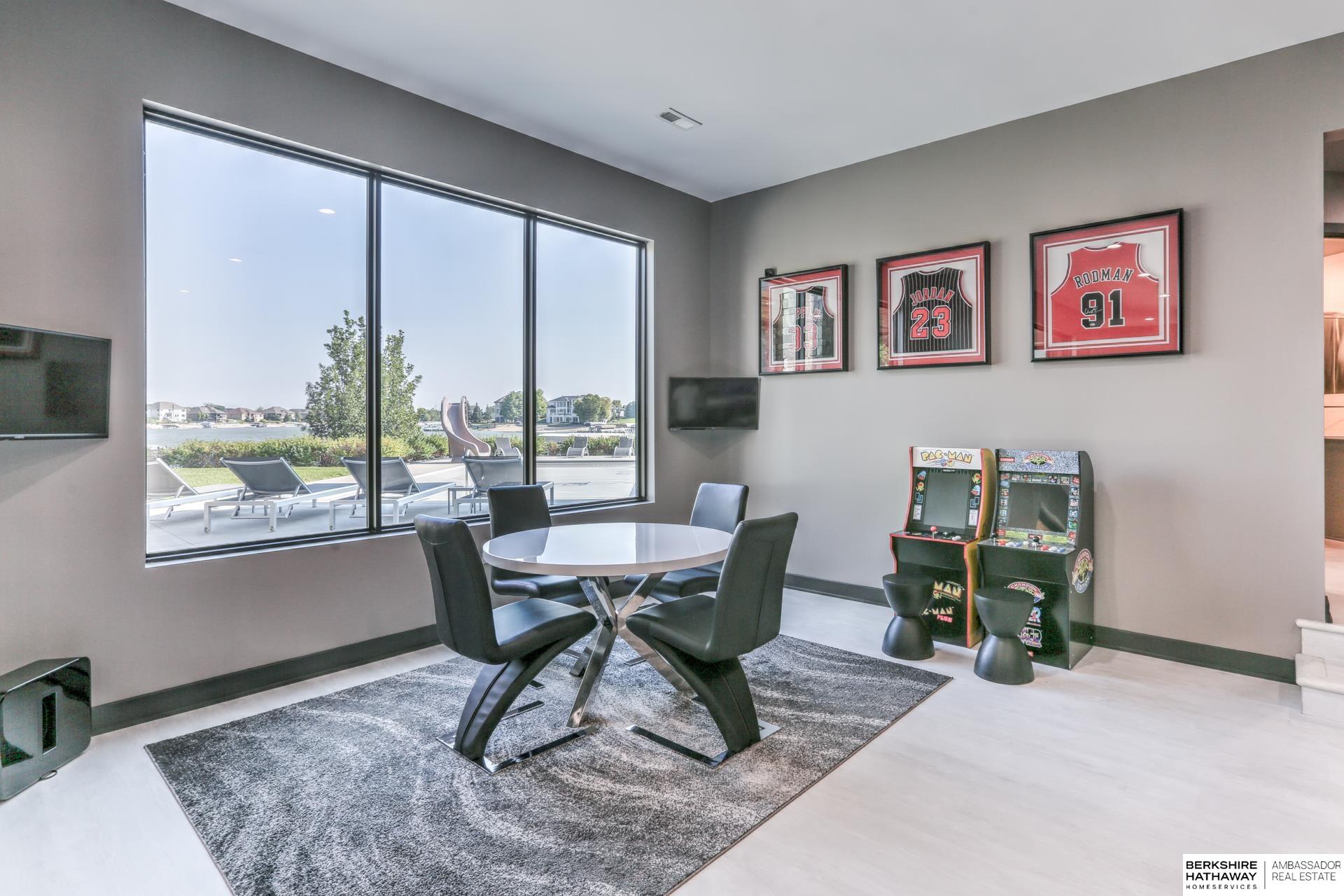 Waterloo, Nebraska 68069, United States, 5 Bedrooms Bedrooms, ,6 BathroomsBathrooms,Residential,Active,99629