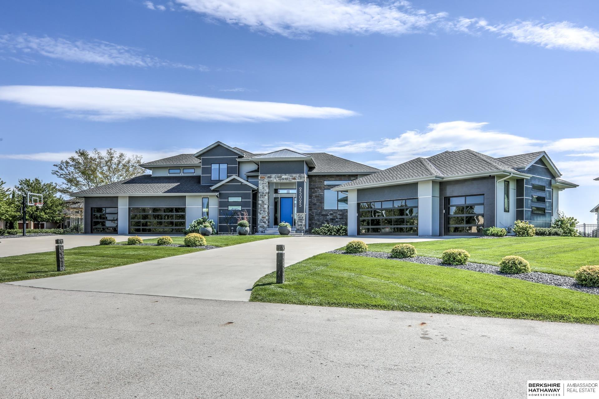 Waterloo, Nebraska 68069, United States, 5 Bedrooms Bedrooms, ,6 BathroomsBathrooms,Residential,Active,99629