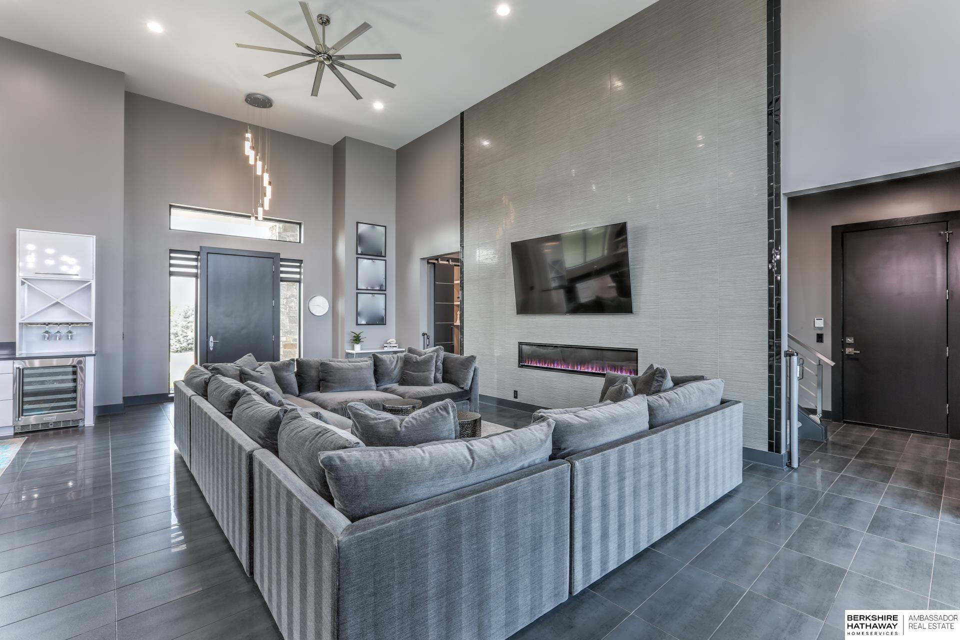 Waterloo, Nebraska 68069, United States, 5 Bedrooms Bedrooms, ,6 BathroomsBathrooms,Residential,Active,99629