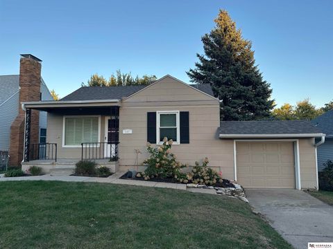 Photo of 961 S 51st Street, Omaha, NE 68106 (MLS # 22530610) Photo of 961 S 51st Street, Omaha, NE 68106 (MLS # 22530610)