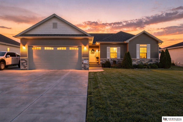 254 BRIARWOOD LN, SEWARD, NE 68434 - Image fbfcbdafb4bcf99dc9dfd5859379862f/4105251309