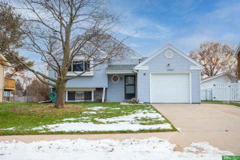 Photo of 14807 Willow Creek Drive, Omaha, NE 68138 (MLS # 22601253)